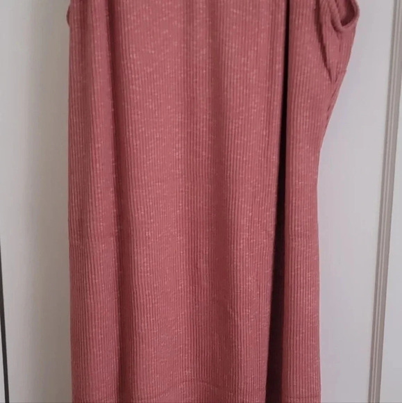 Identity PLUS bodycon dresses - Picture 5 of 5